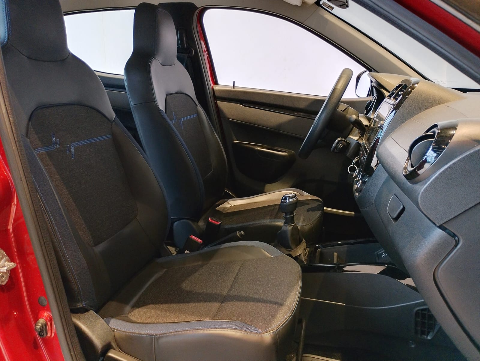 Renault-KWID-KWID Intense 1.0 Flex 12V 5p Mec.