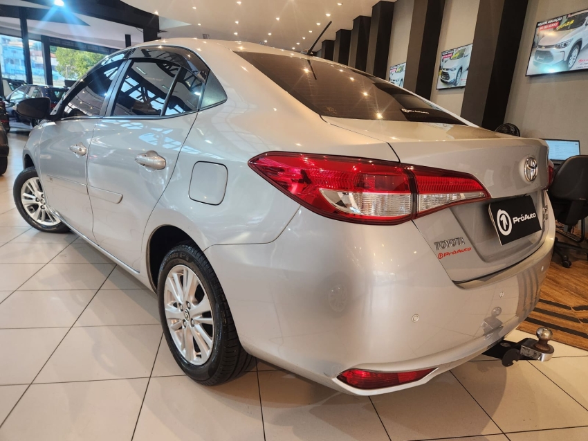 Toyota-YARIS-1.5 16V FLEX SEDAN XL MULTIDRIVE