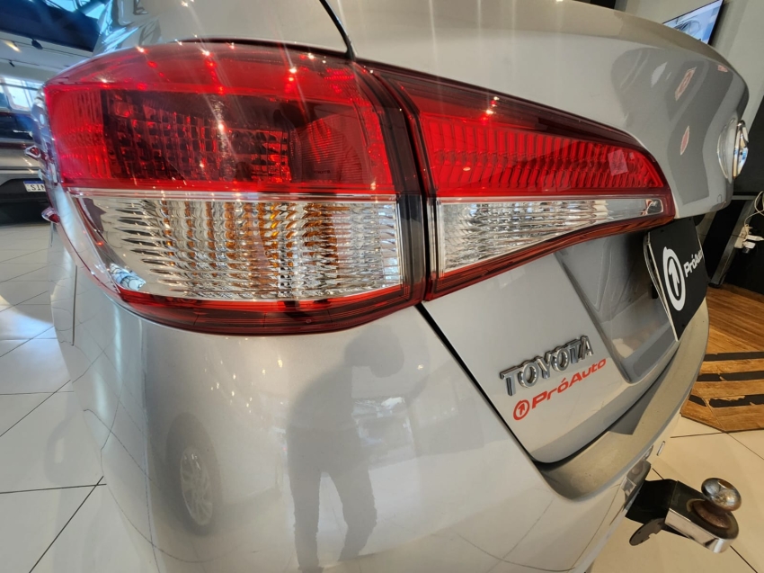 Toyota-YARIS-1.5 16V FLEX SEDAN XL MULTIDRIVE