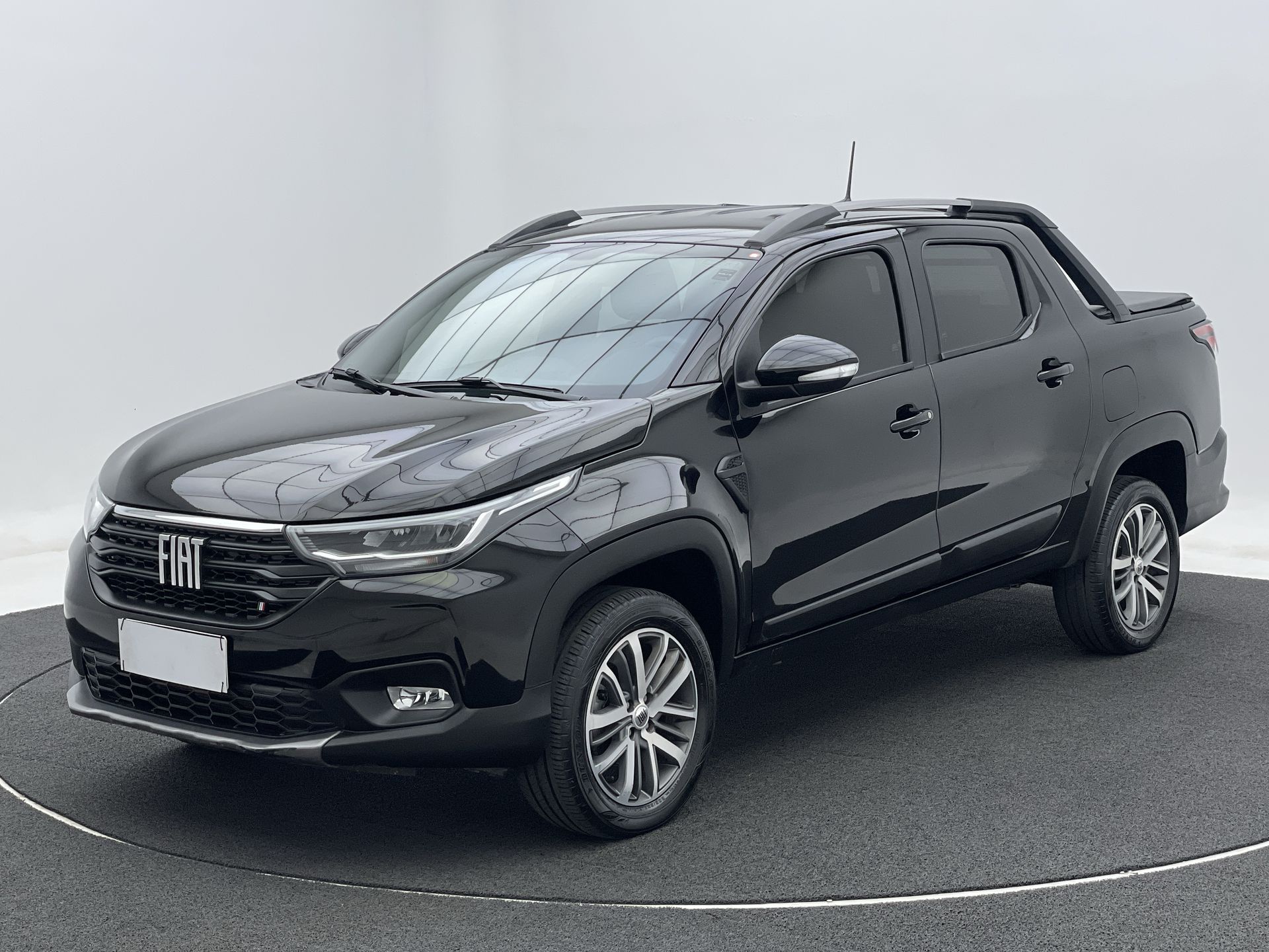 Strada Volcano 1.3 Flex 8V CD