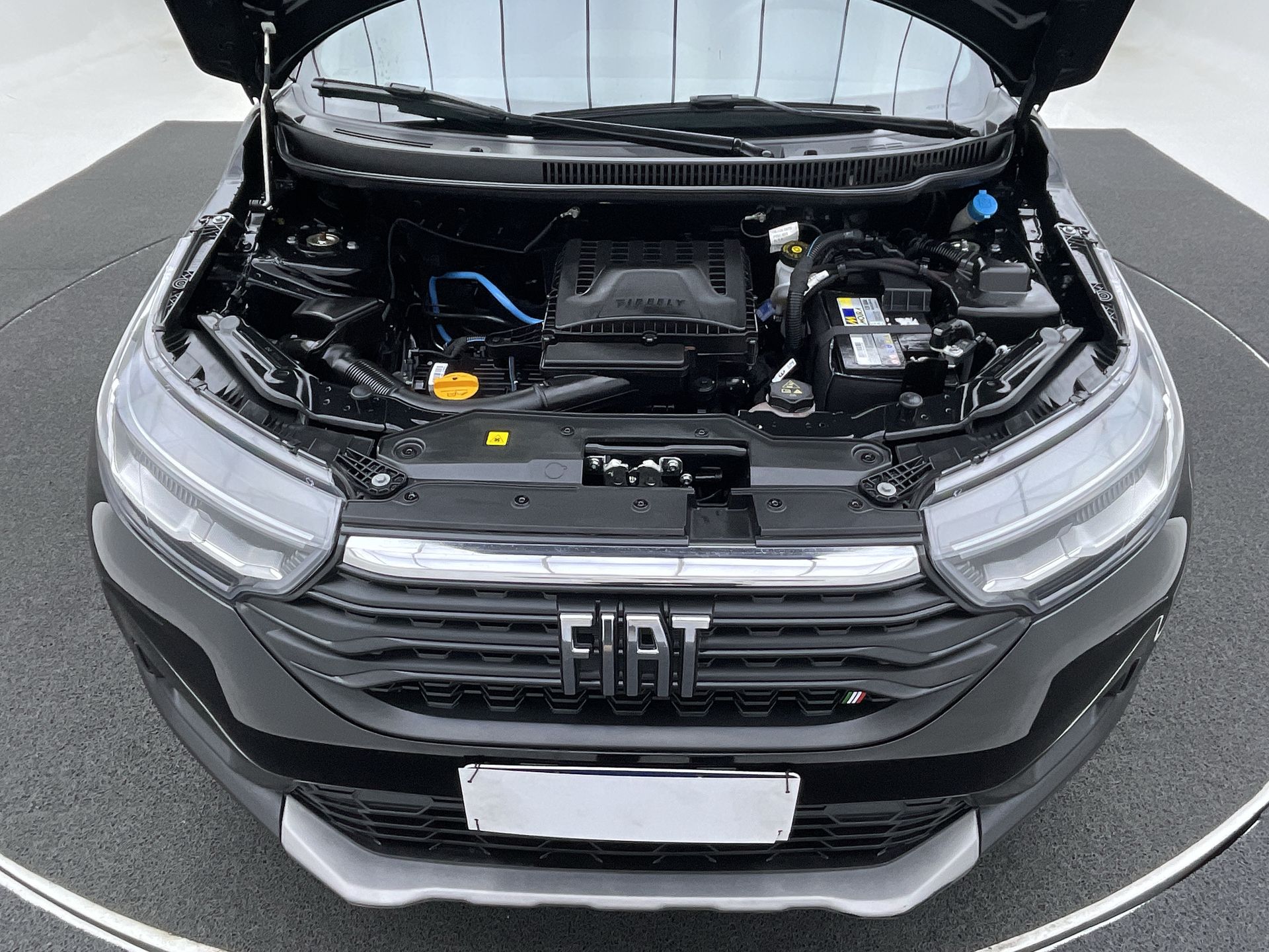 Strada Volcano 1.3 Flex 8V CD