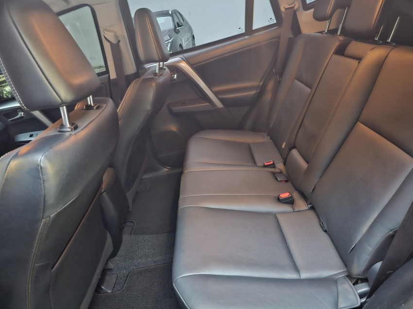 Toyota-RAV4-2.0 TOP 4X2 16V GASOLINA 4P AUTOMÁTICO