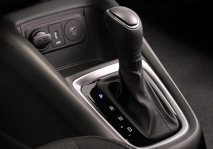 Câmbio automático  de 6 velocidades