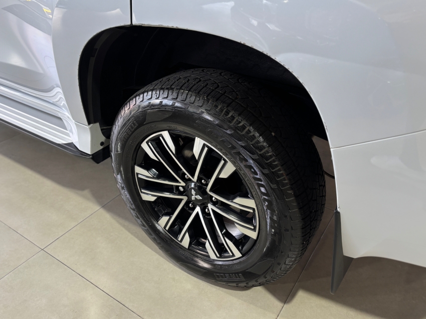 Mitsubishi-PAJERO SPORT-2.4 16V MIVEC TURBO DIESEL HPE-S AWD AUTOMÁTICO