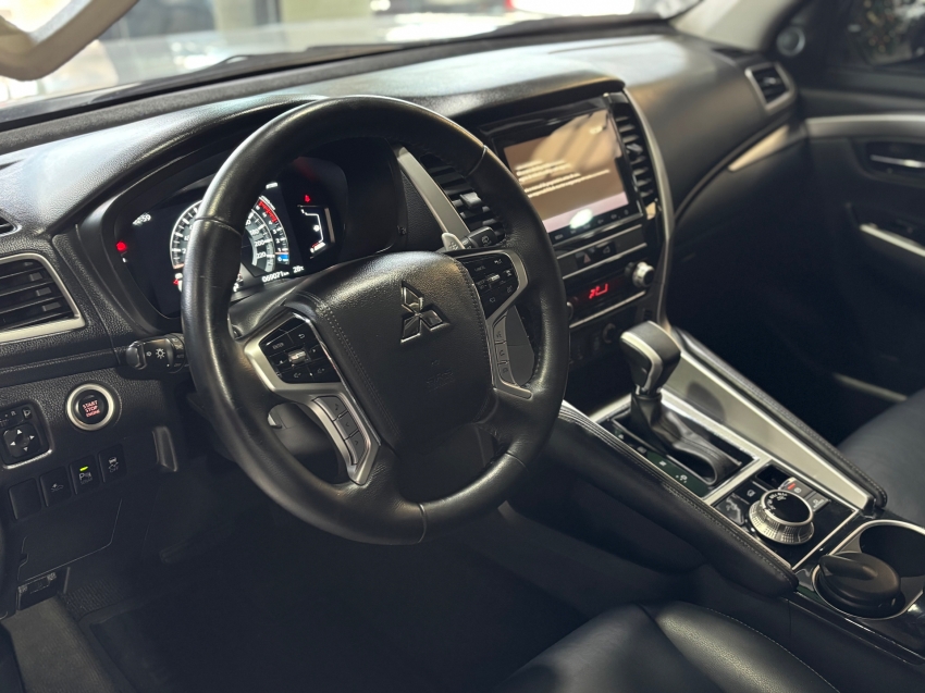 Mitsubishi-PAJERO SPORT-2.4 16V MIVEC TURBO DIESEL HPE-S AWD AUTOMÁTICO