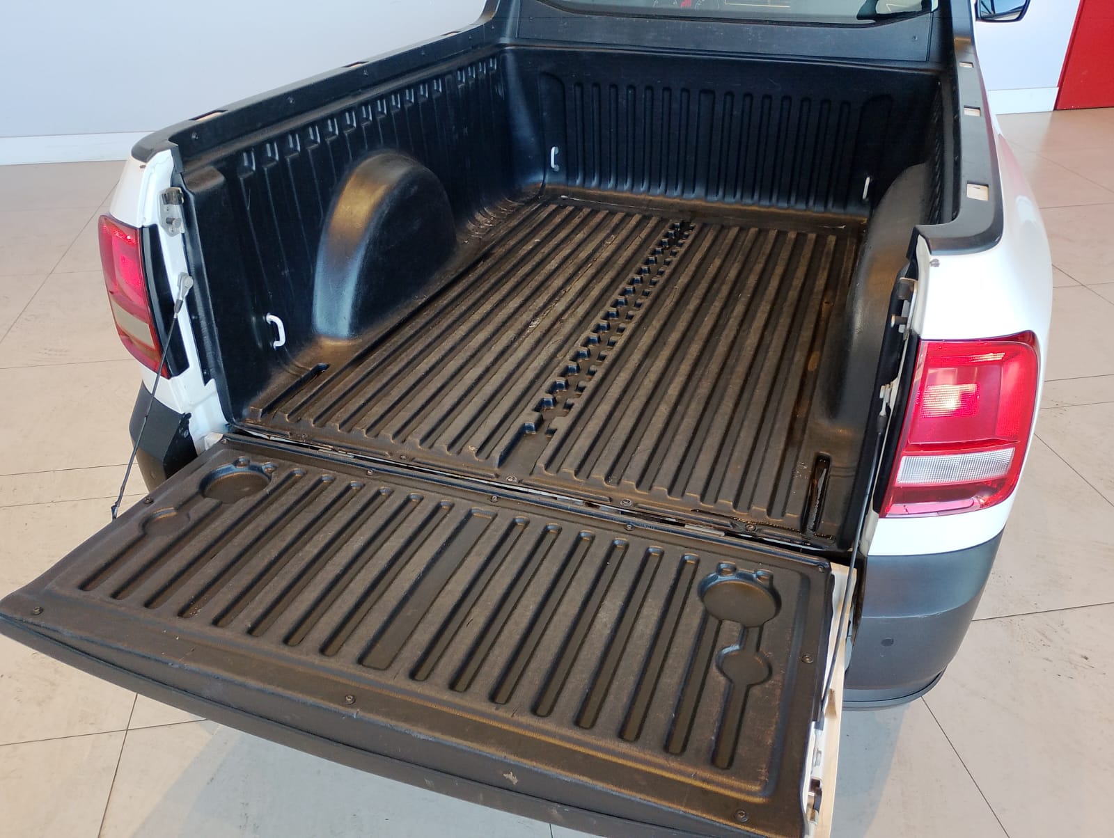 VW - Volkswagen-Saveiro-Saveiro Robust 1.6 Total Flex 16V