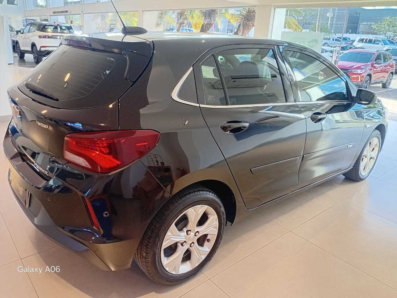 GM - Chevrolet-ONIX-ONIX HATCH PREM. 1.0 12V TB Flex 5p Aut.