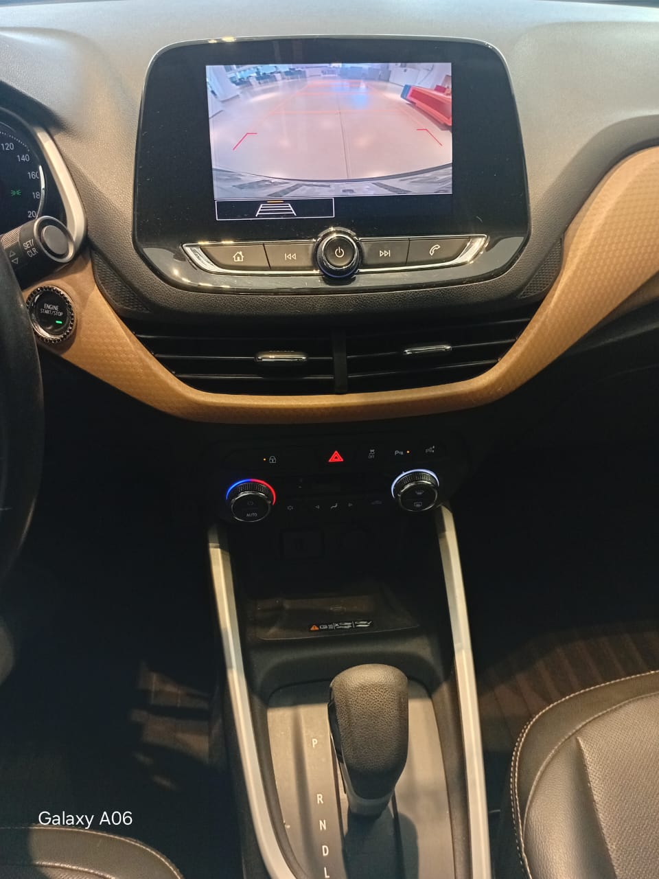 GM - Chevrolet-ONIX-ONIX HATCH PREM. 1.0 12V TB Flex 5p Aut.