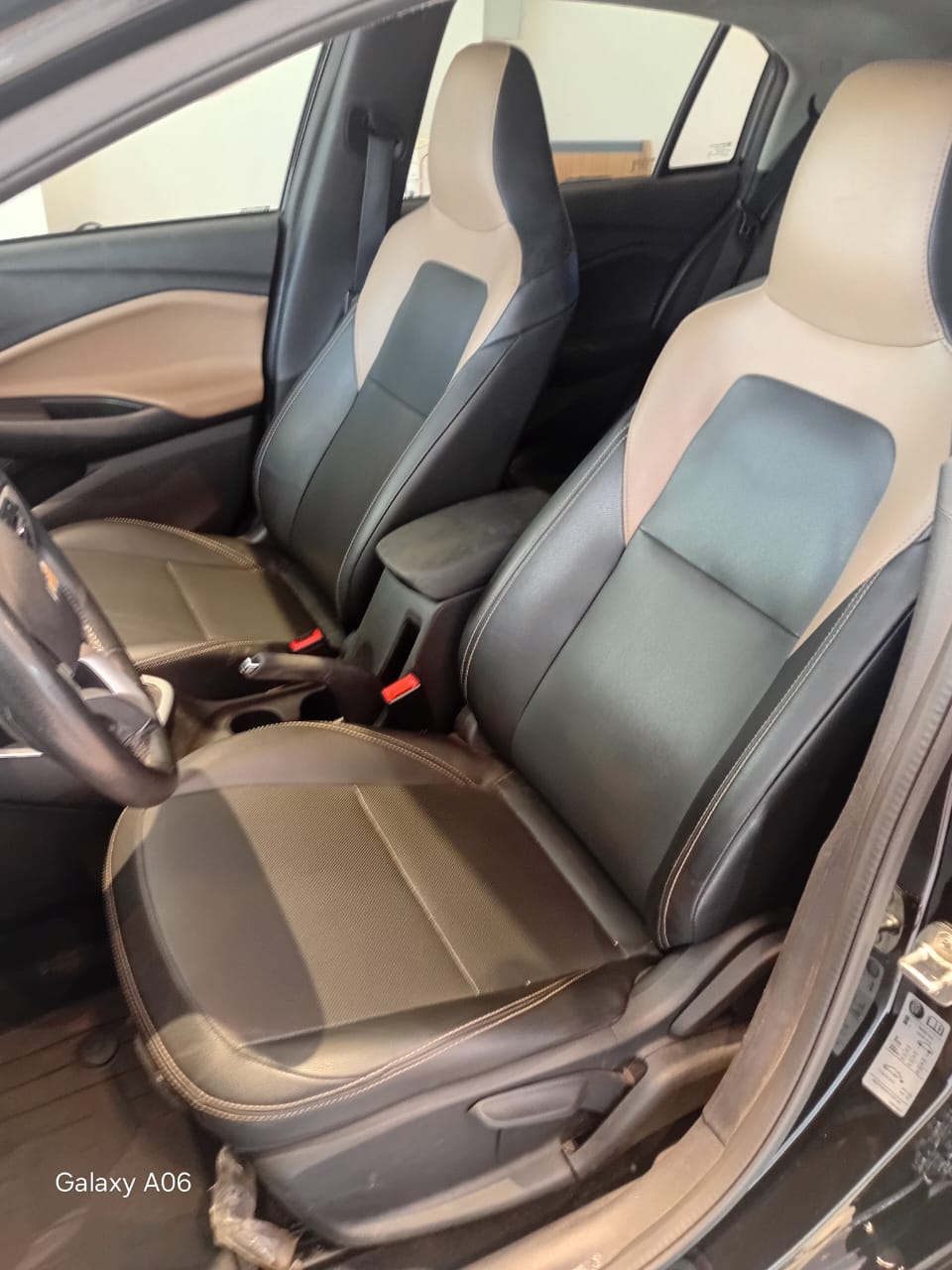 GM - Chevrolet-ONIX-ONIX HATCH PREM. 1.0 12V TB Flex 5p Aut.