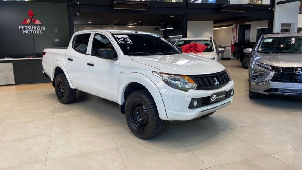 Mitsubishi-L200 TRITON-2.4 16V TURBO DIESEL GL CD 4X4 MANUAL