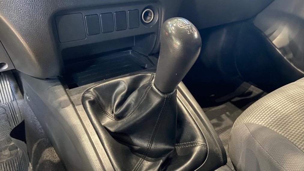 Mitsubishi-L200 TRITON-2.4 16V TURBO DIESEL GL CD 4X4 MANUAL