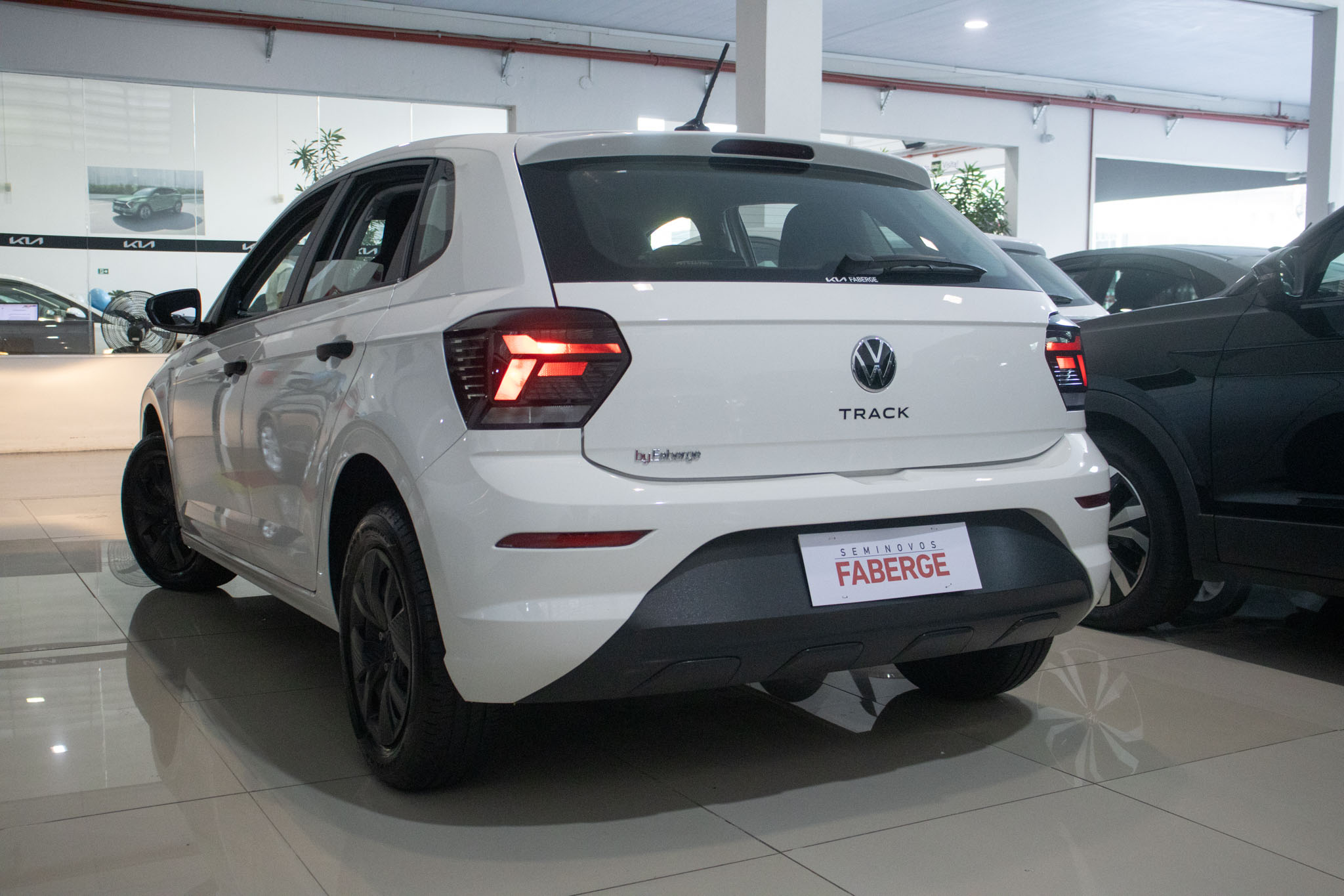 VW - Volkswagen-Polo-Polo Track 1.0 Flex 12V 5p