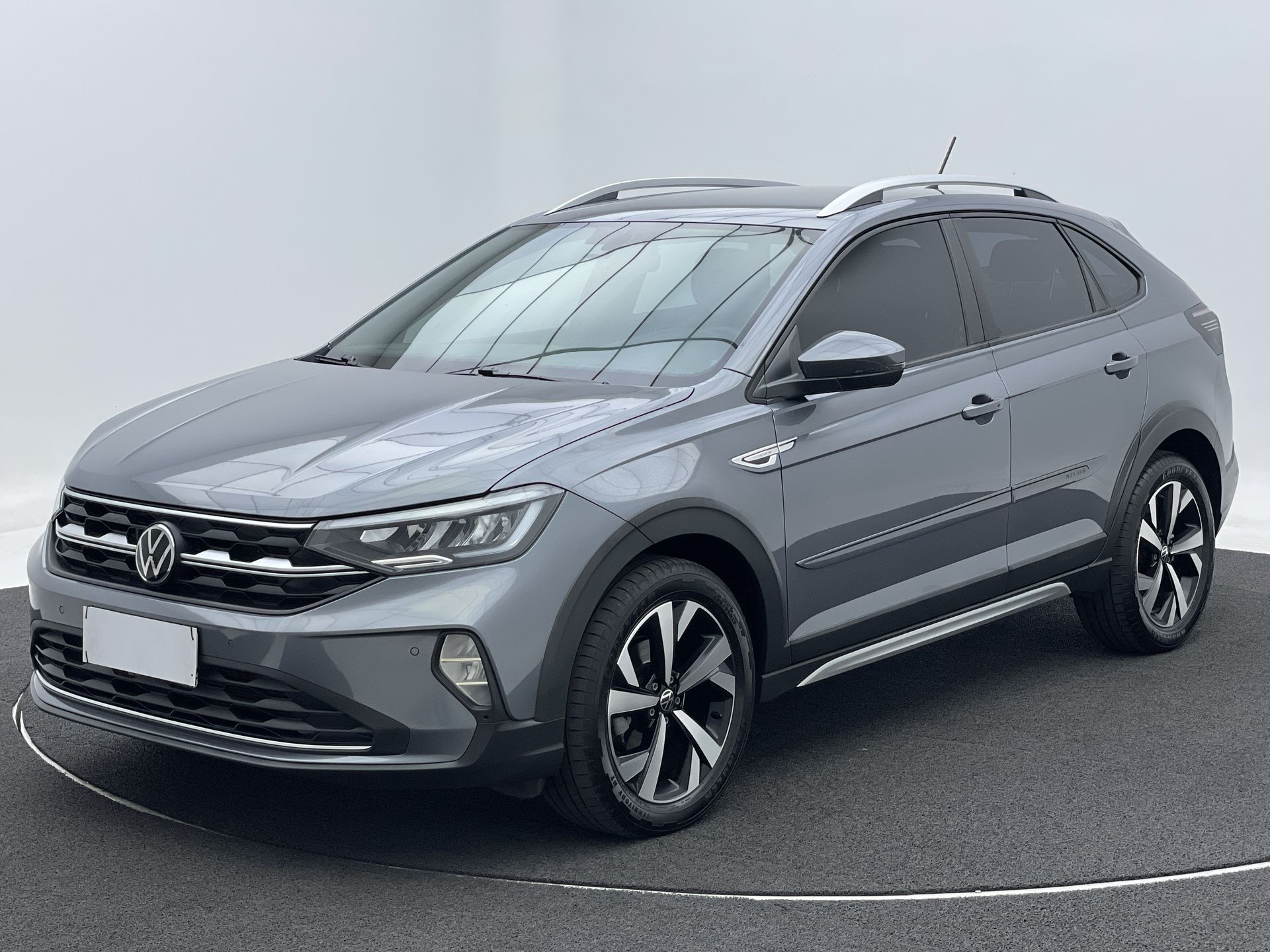 VW - Volkswagen-Nivus-Nivus Highline 1.0 200 TSI Flex Aut.