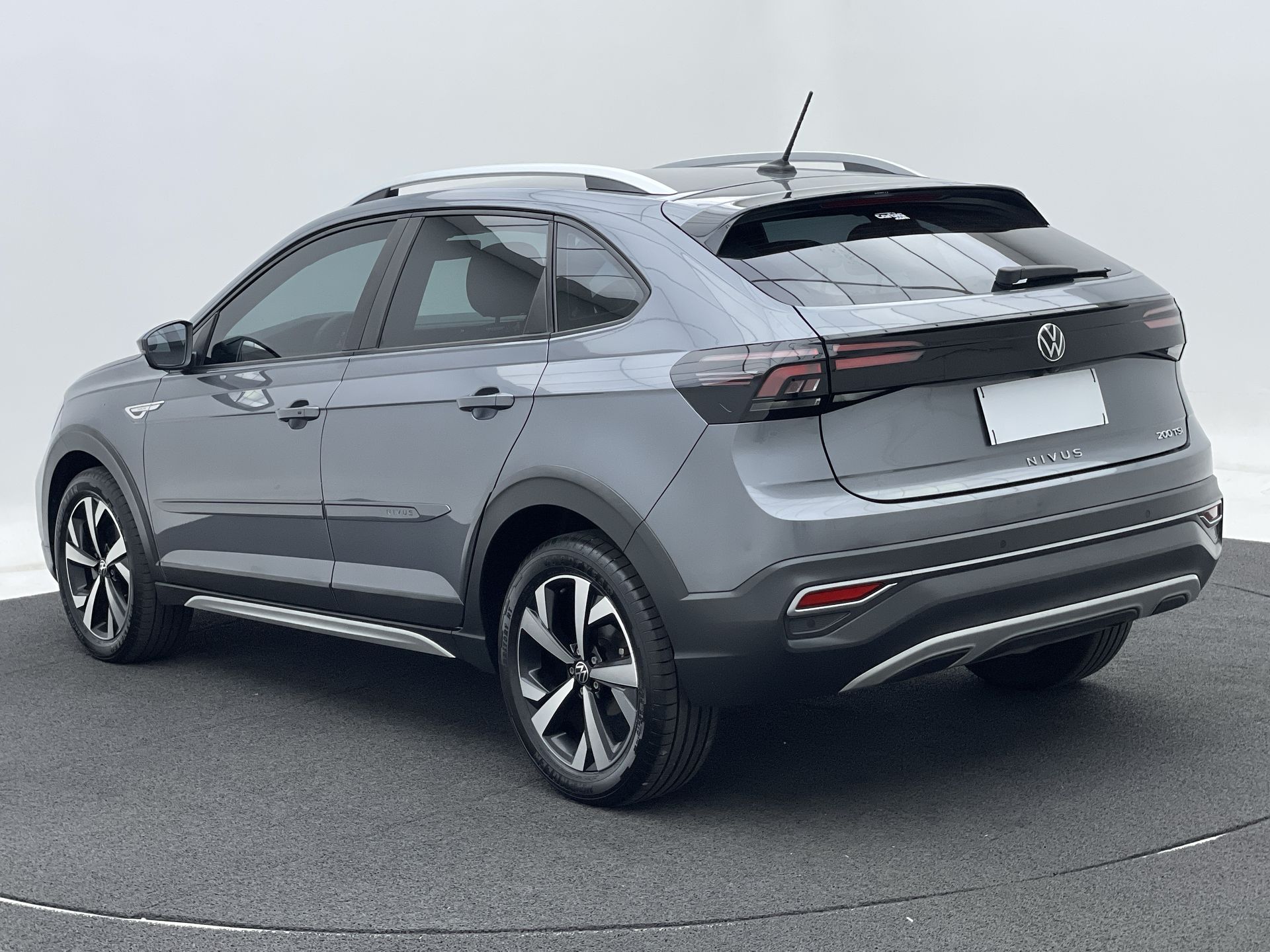 VW - Volkswagen-Nivus-Nivus Highline 1.0 200 TSI Flex Aut.