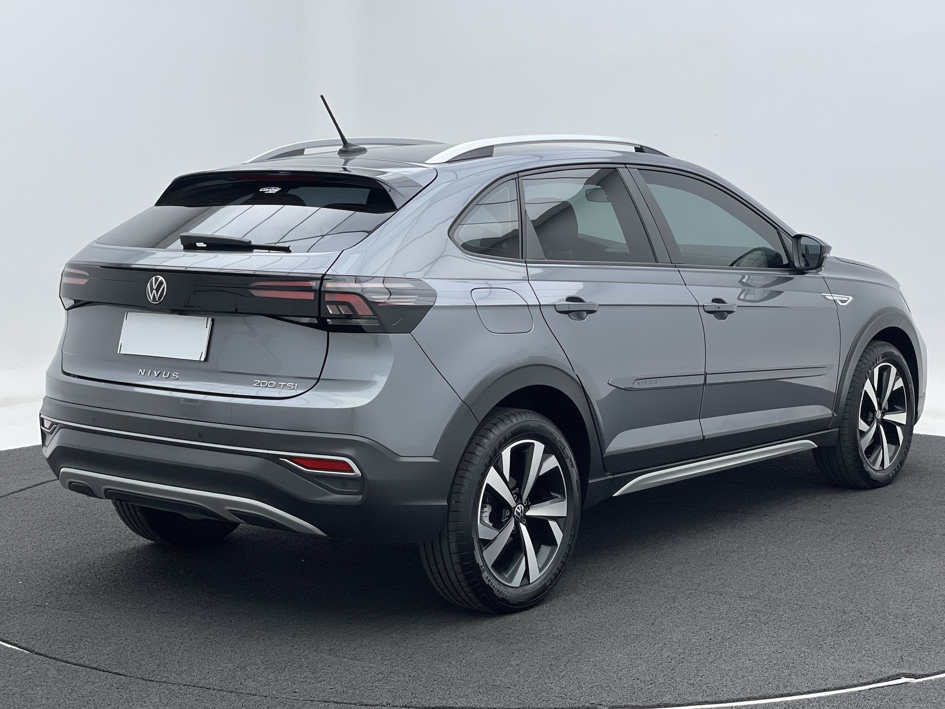 VW - Volkswagen-Nivus-Nivus Highline 1.0 200 TSI Flex Aut.