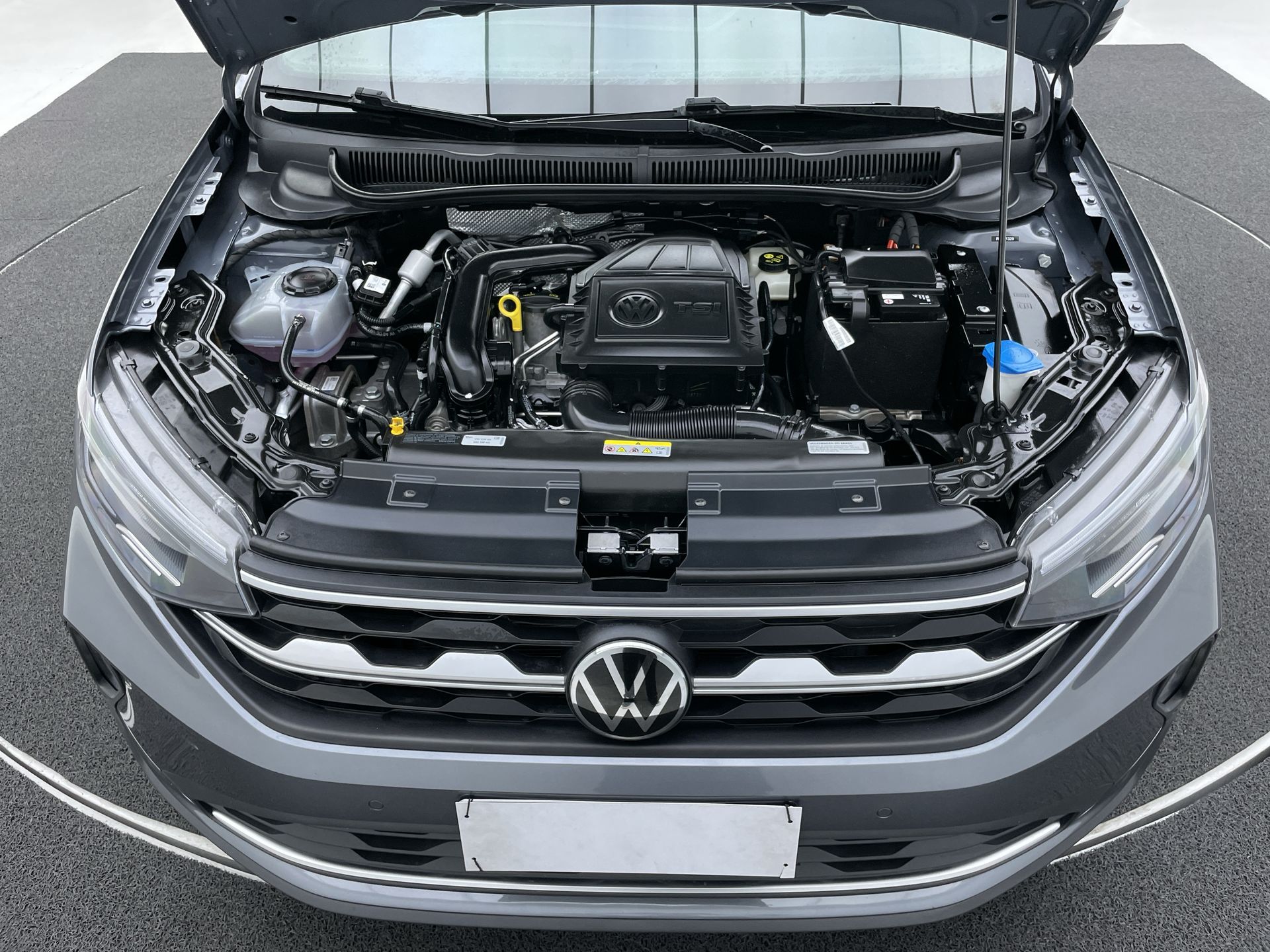 VW - Volkswagen-Nivus-Nivus Highline 1.0 200 TSI Flex Aut.