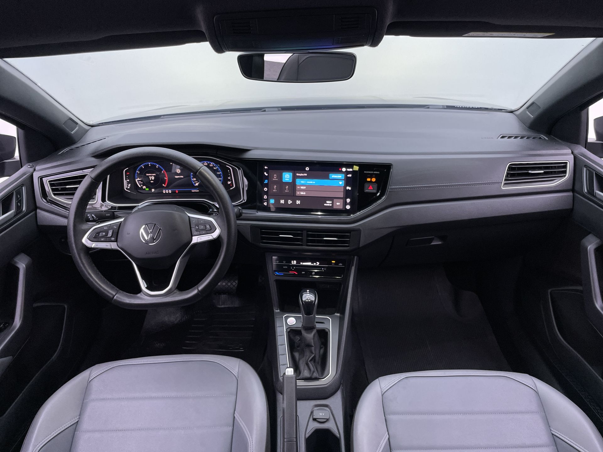 VW - Volkswagen-Nivus-Nivus Highline 1.0 200 TSI Flex Aut.