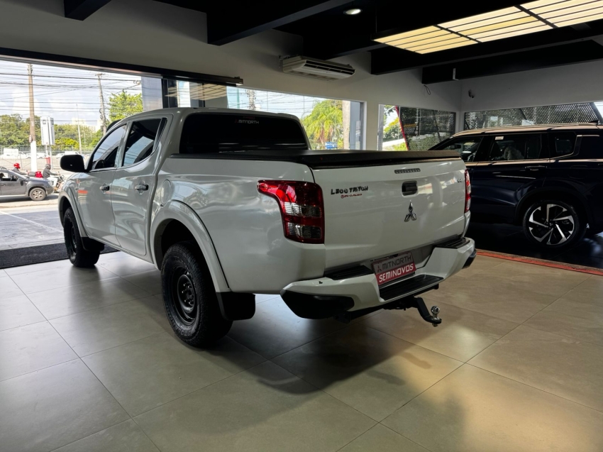 Mitsubishi-L200 TRITON-2.4 16V TURBO DIESEL GL CD 4X4 MANUAL