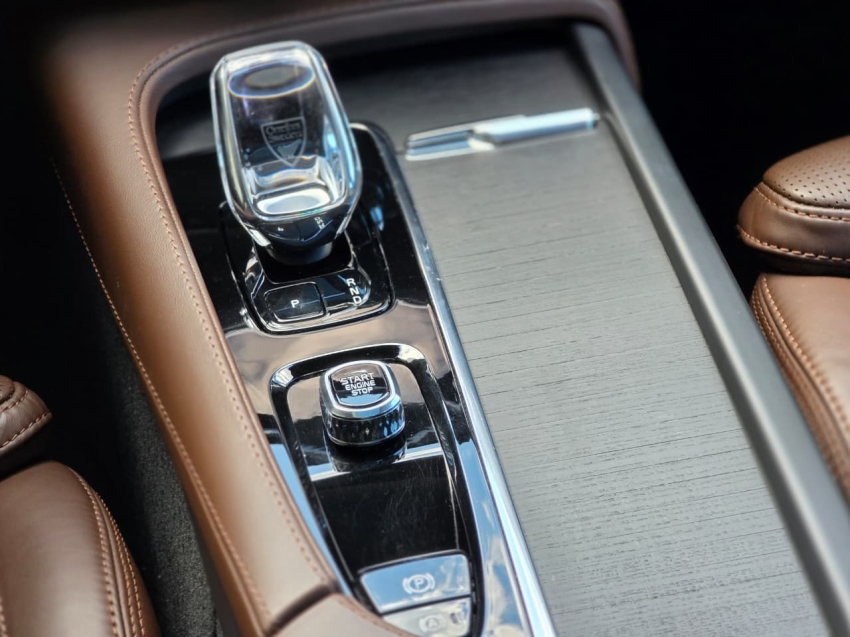 Volvo-XC90-2.0 T8 RECHARGE ULTIMATE AWD GEARTRONIC