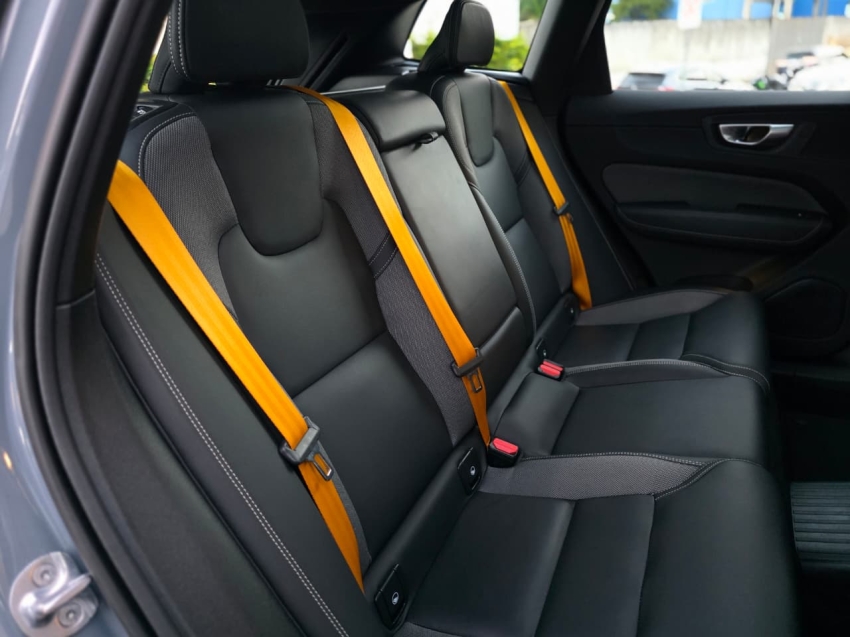 Volvo-XC60-2.0 T8 RECHARGE POLESTAR ENGINEERED AWD GEARTRONIC