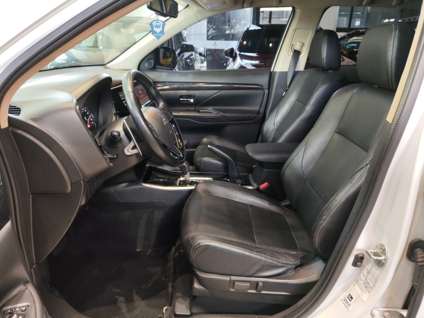 Mitsubishi-OUTLANDER-2.0 16V GASOLINA 4P AUTOMÁTICO