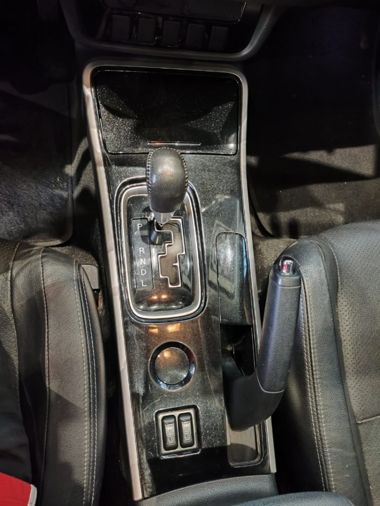 Mitsubishi-OUTLANDER-2.0 16V GASOLINA 4P AUTOMÁTICO