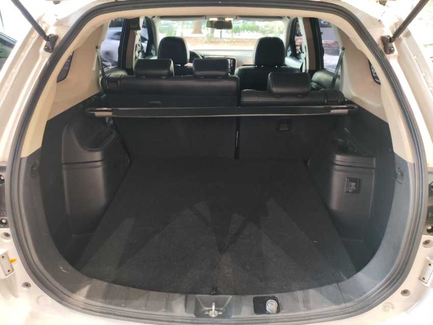 Mitsubishi-OUTLANDER-2.0 16V GASOLINA 4P AUTOMÁTICO