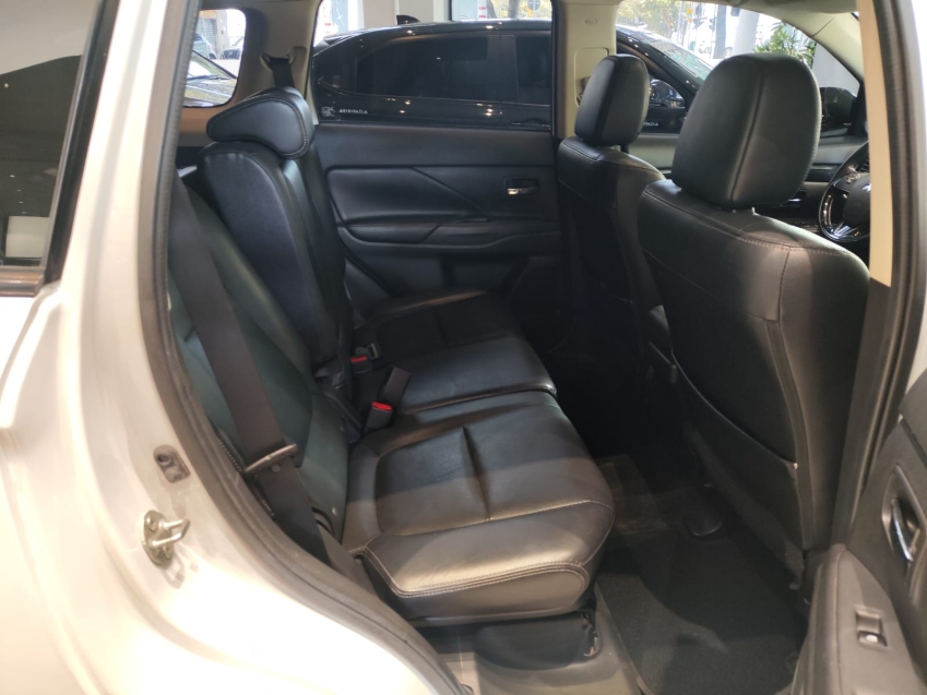 Mitsubishi-OUTLANDER-2.0 16V GASOLINA 4P AUTOMÁTICO
