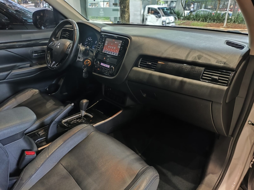 Mitsubishi-OUTLANDER-2.0 16V GASOLINA 4P AUTOMÁTICO