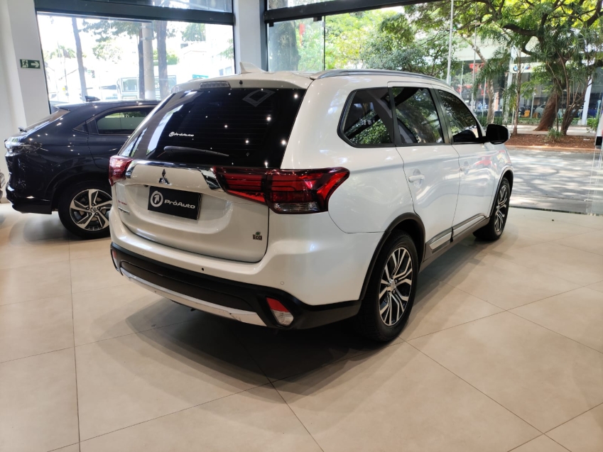 Mitsubishi-OUTLANDER-2.0 16V GASOLINA 4P AUTOMÁTICO