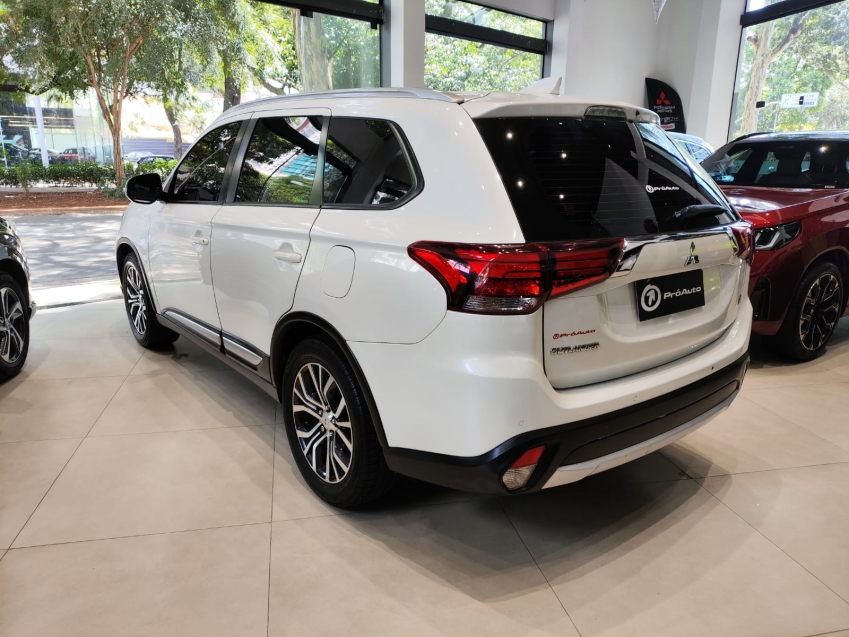 Mitsubishi-OUTLANDER-2.0 16V GASOLINA 4P AUTOMÁTICO