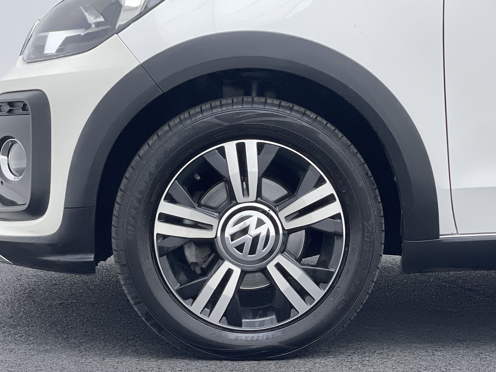 VW - Volkswagen-up!-up! Xtreme 1.0 TSI Total Flex 12V 5p