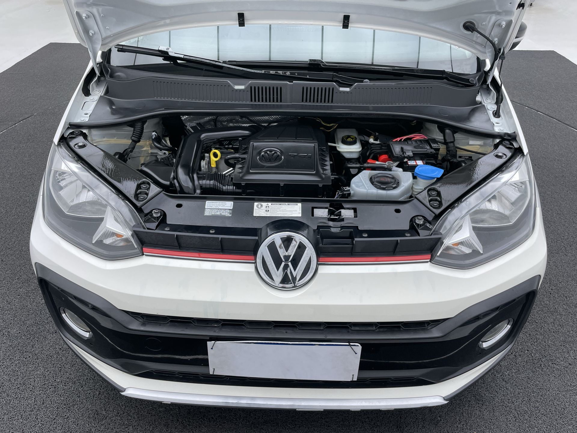 VW - Volkswagen-up!-up! Xtreme 1.0 TSI Total Flex 12V 5p