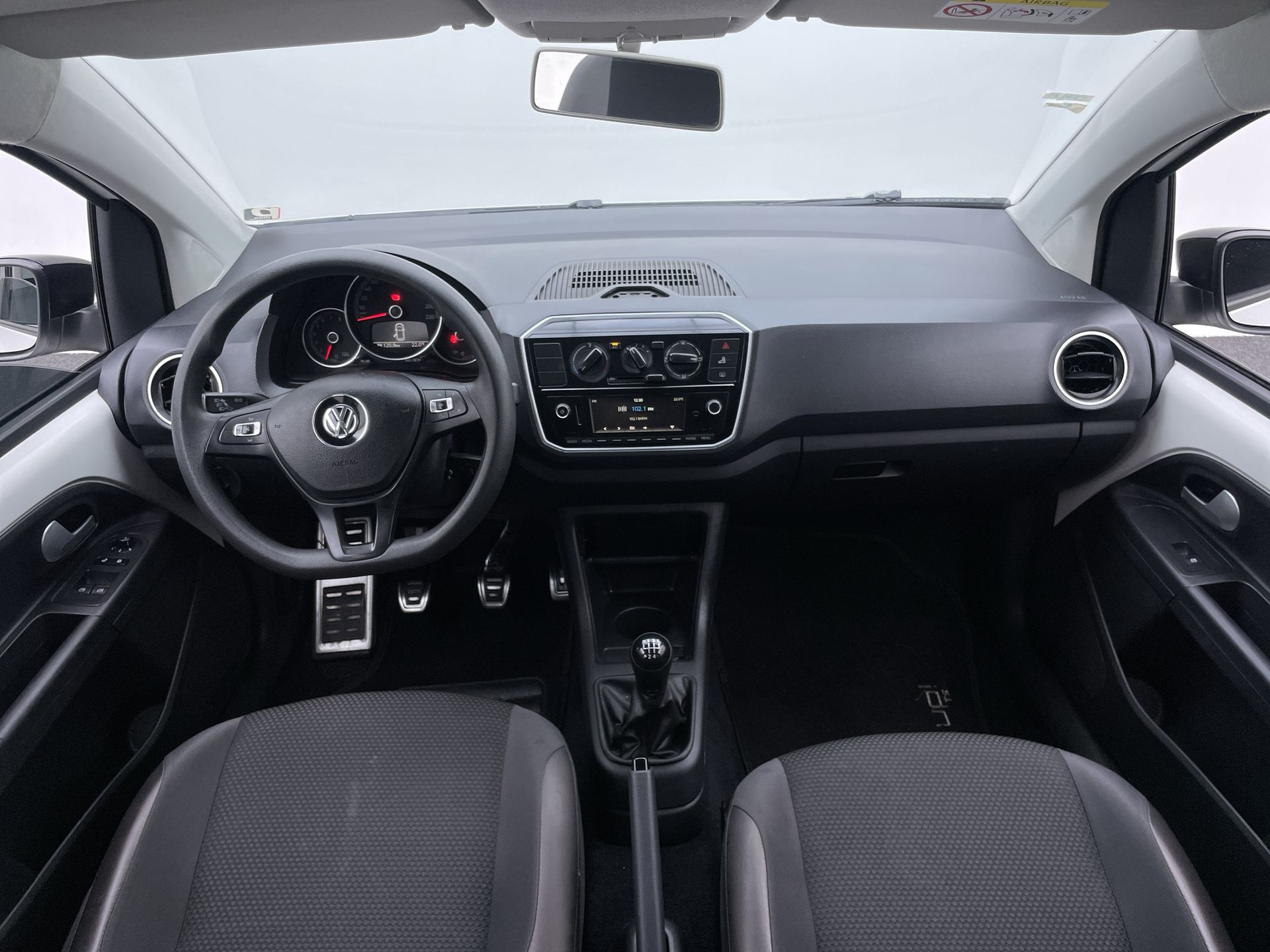 VW - Volkswagen-up!-up! Xtreme 1.0 TSI Total Flex 12V 5p