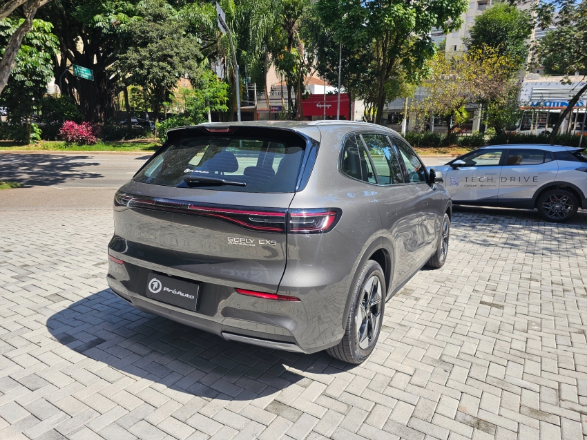 GEELY-EX5-60,22 KW ELÉTRICO PRO