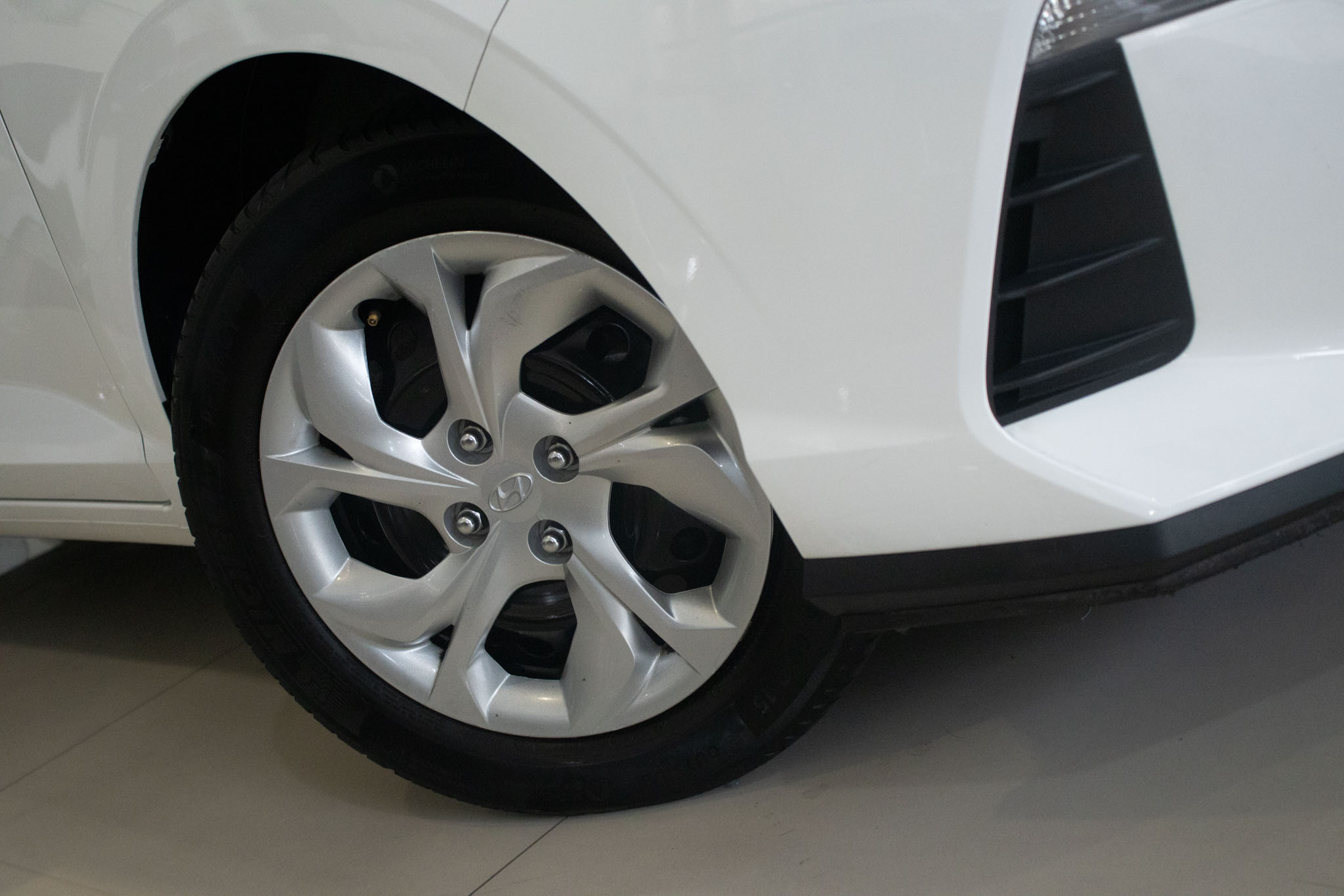 Hyundai-HB20S-HB20S Comfort Plus 1.0 Flex 12V Mec.