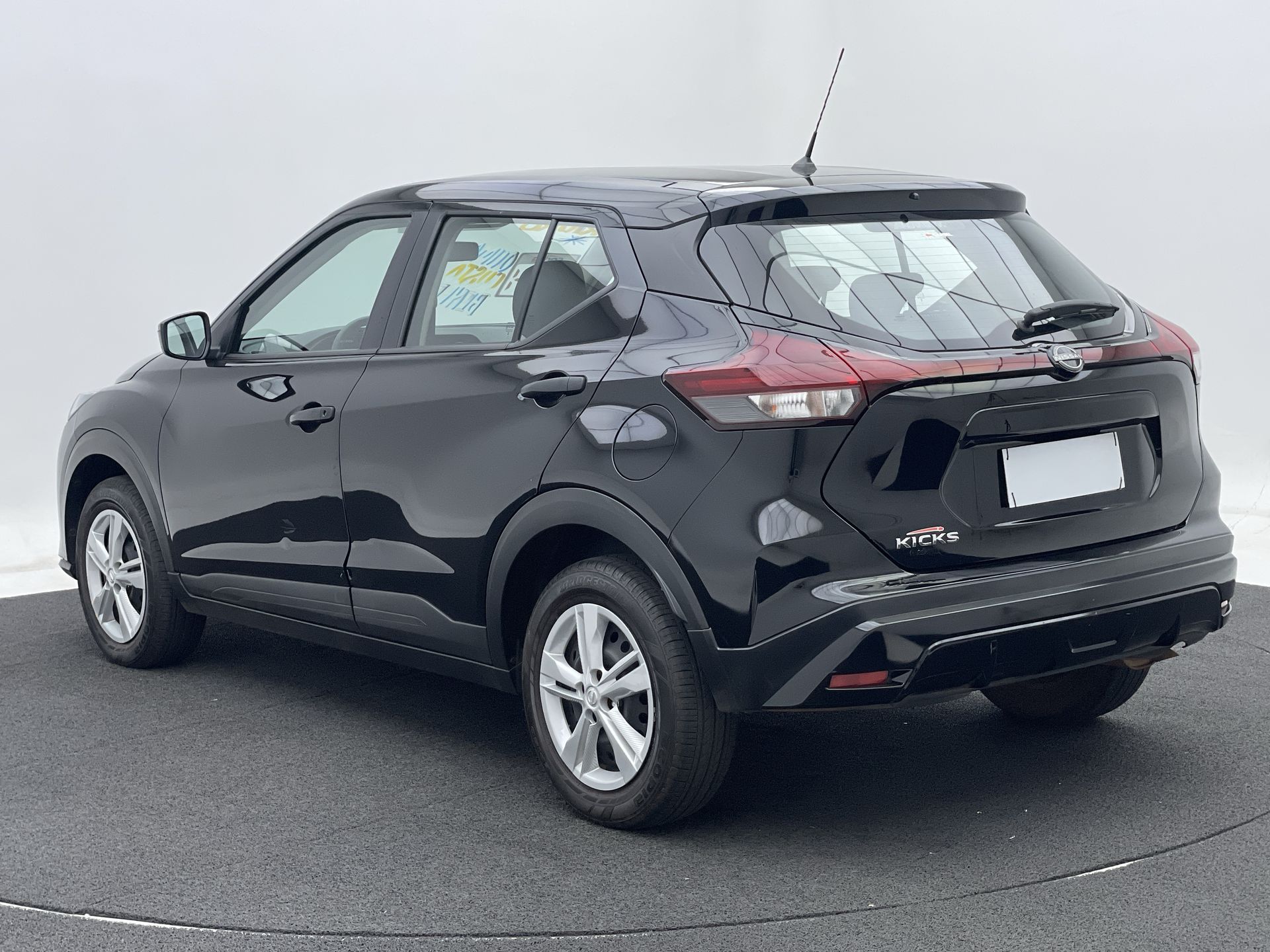KICKS Active 1.6 16V Flex Aut.