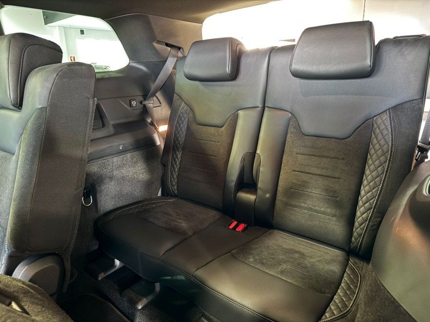 Jeep-COMMANDER-2.0 HURRICANE 4 TURBO GASOLINA BLACKHAWK AT9