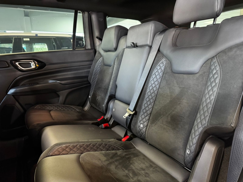 Jeep-COMMANDER-2.0 HURRICANE 4 TURBO GASOLINA BLACKHAWK AT9