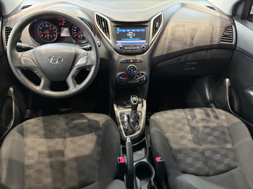 Hyundai-HB20-1.6 COMFORT PLUS 16V FLEX 4P AUTOMÁTICO
