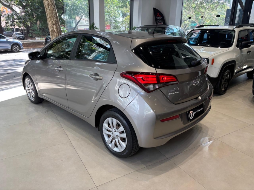 Hyundai-HB20-1.6 COMFORT PLUS 16V FLEX 4P AUTOMÁTICO