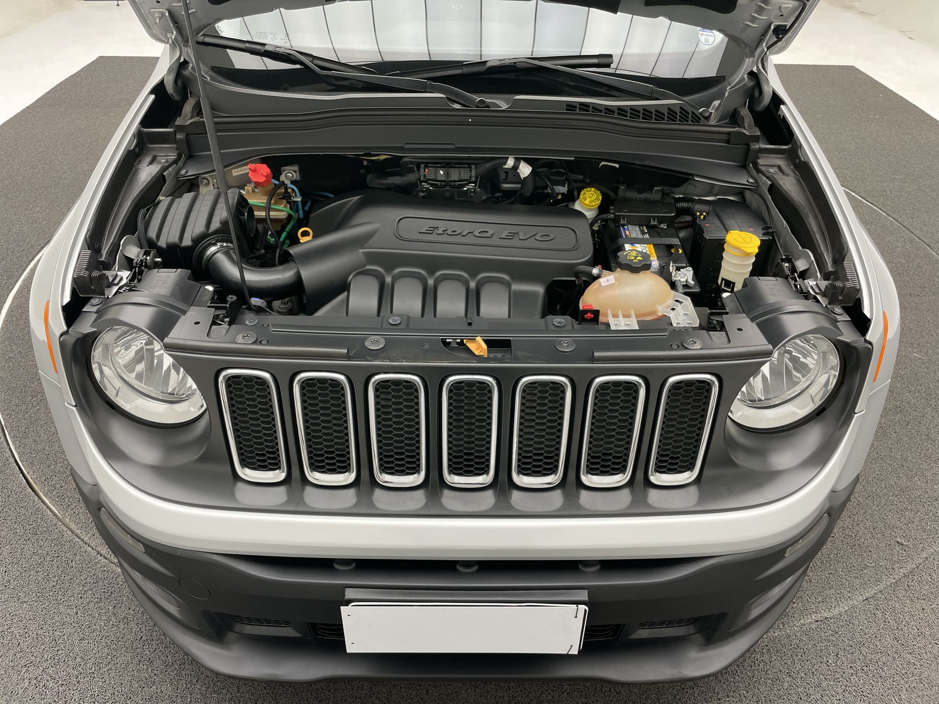 Renegade Sport 1.8 4x2 Flex 16V Aut.