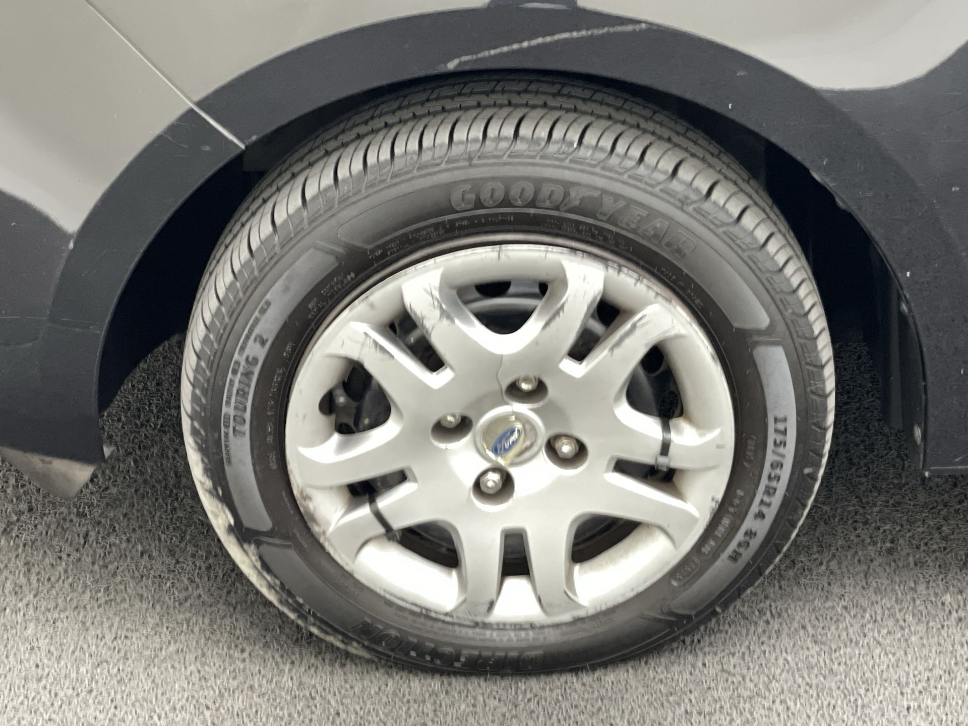 Ford-KA-Ka 1.0 SE/SE Plus TiVCT Flex 5p