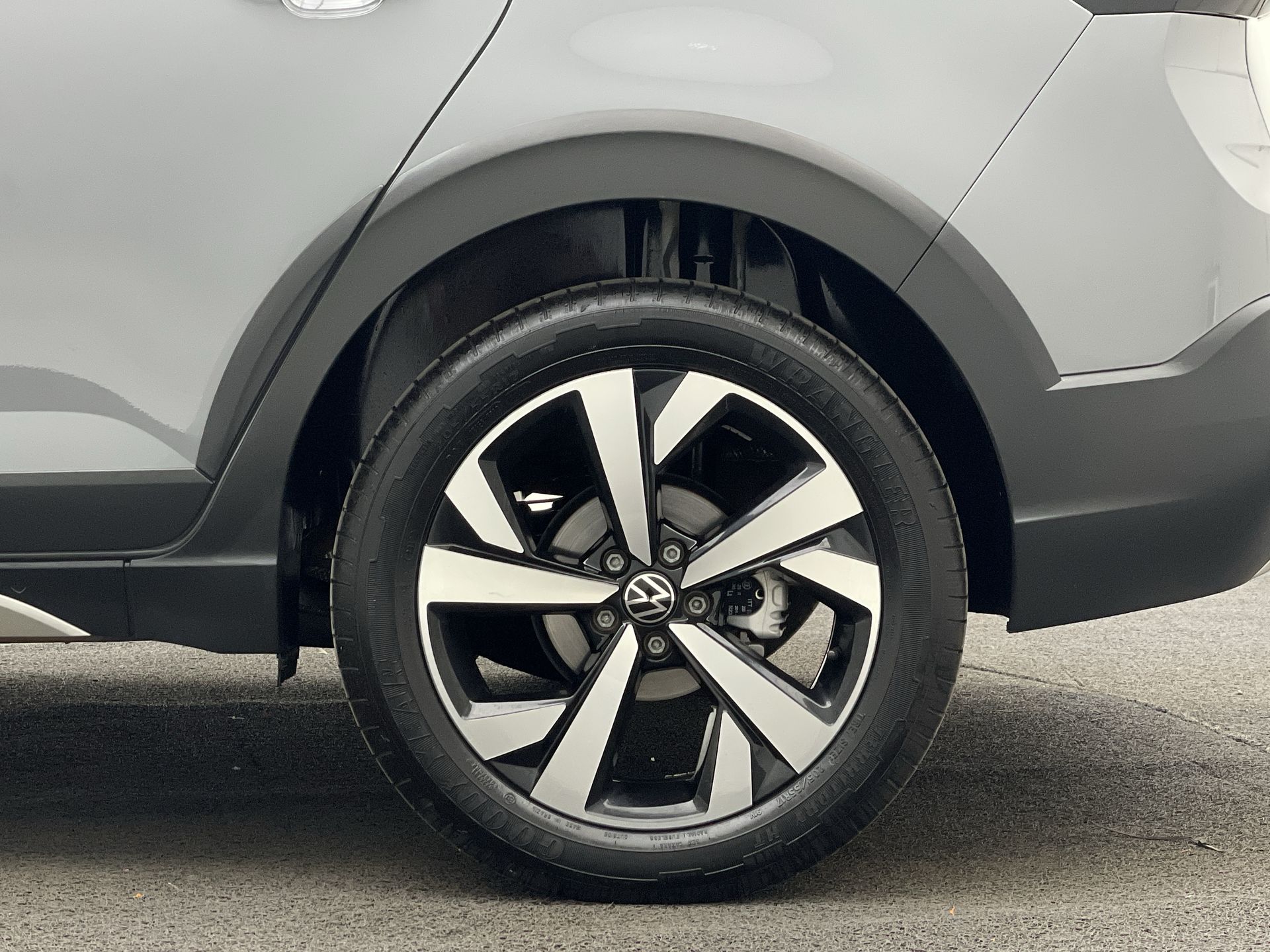 Nivus Highline 1.0 200 TSI Flex Aut.