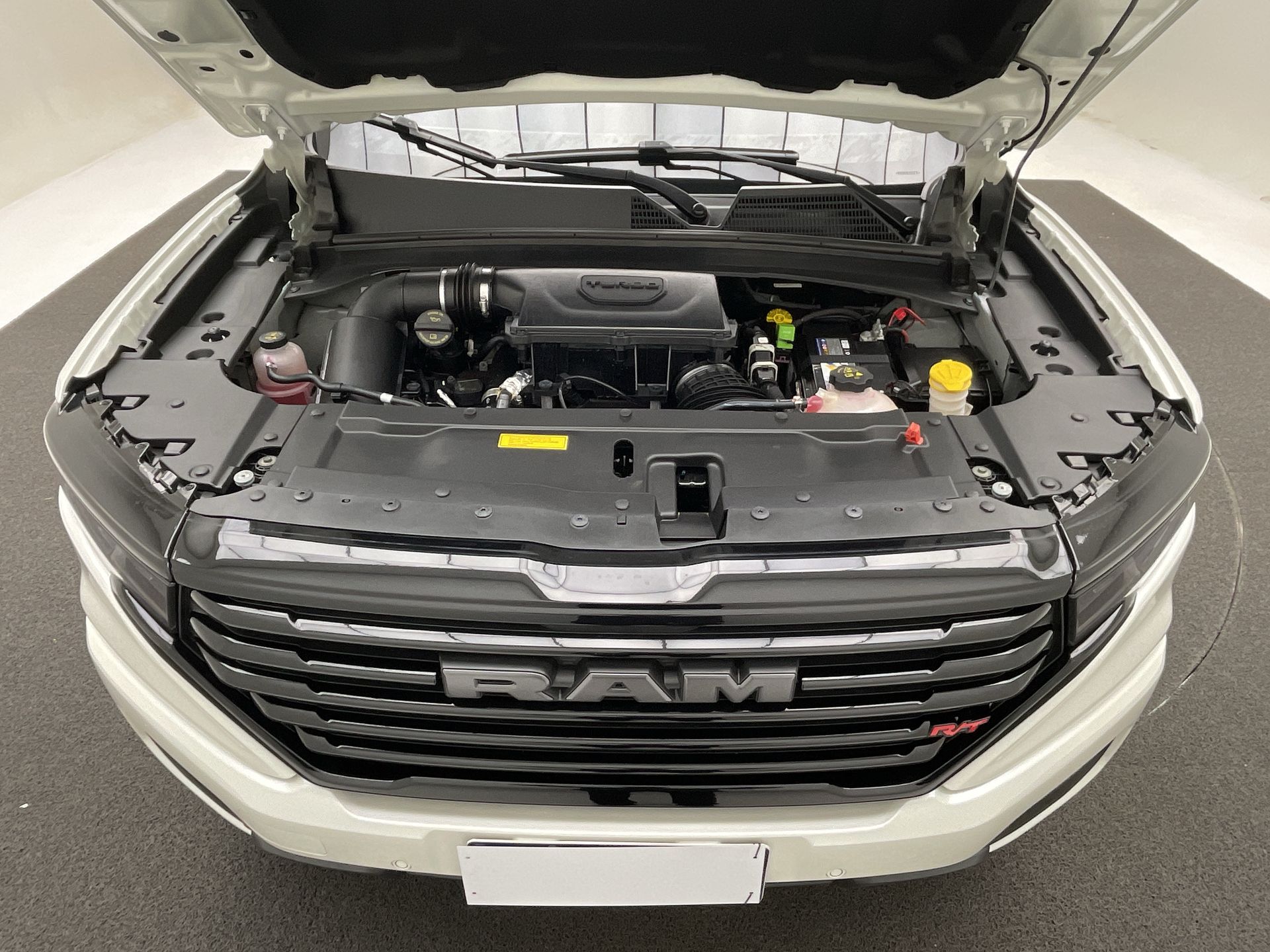 RAM-RAMPAGE-RAMPAGE R/T HURRIC. 4 2.0 TB CD 4X4 Aut.