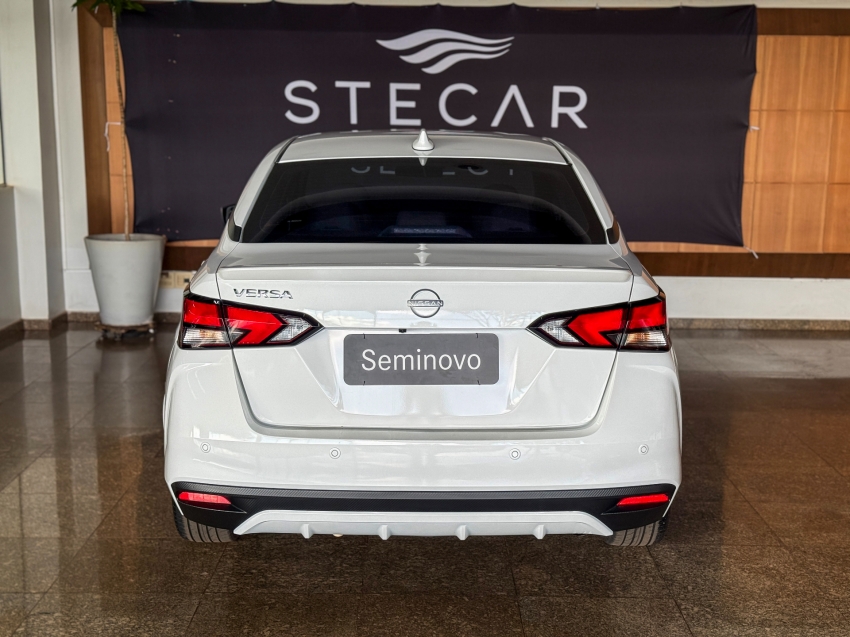 Nissan-VERSA-1.6 16V FLEX EXCLUSIVE XTRONIC