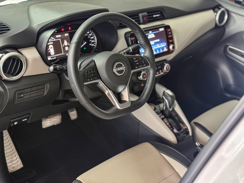 Nissan-VERSA-1.6 16V FLEX EXCLUSIVE XTRONIC