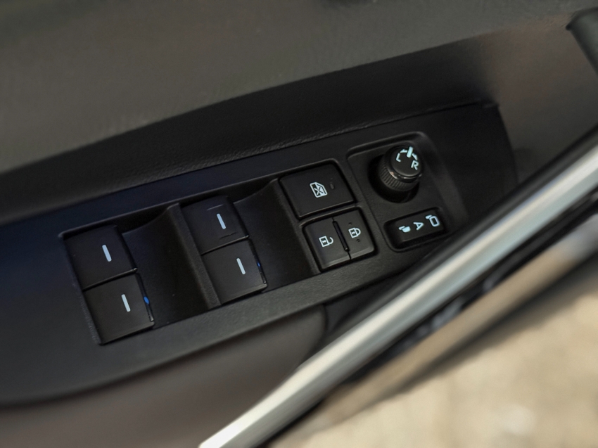 Toyota-COROLLA CROSS-2.0 VVT-IE FLEX XRE DIRECT SHIFT