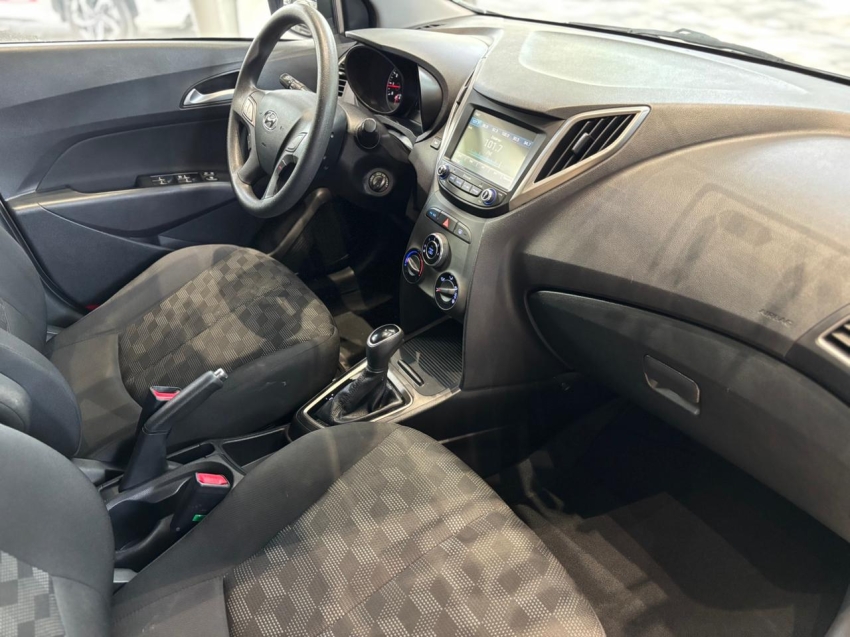 Hyundai-HB20-1.6 COMFORT PLUS 16V FLEX 4P AUTOMÁTICO