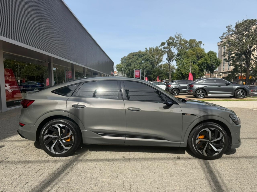 Audi-E-TRON-ELÉTRICO SPORTBACK PERFORMANCE BLACK QUATTRO